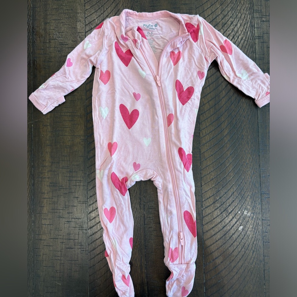 Kyte Baby Bamboo Valentine Hearts Pajamas 0-3 Month